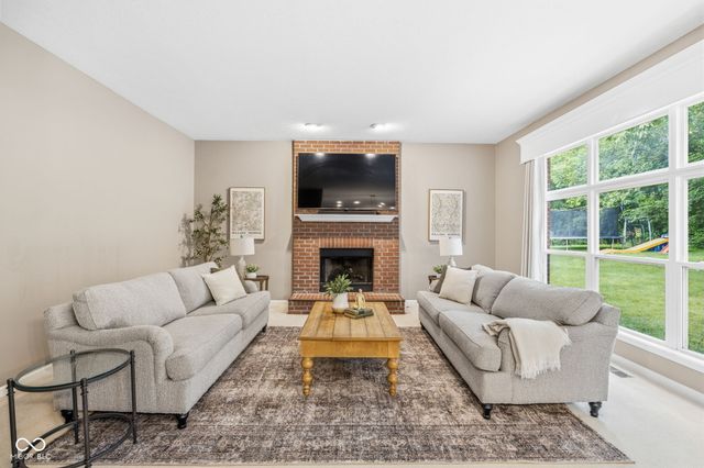1268 Sullivans Ridge, Zionsville, IN 46077