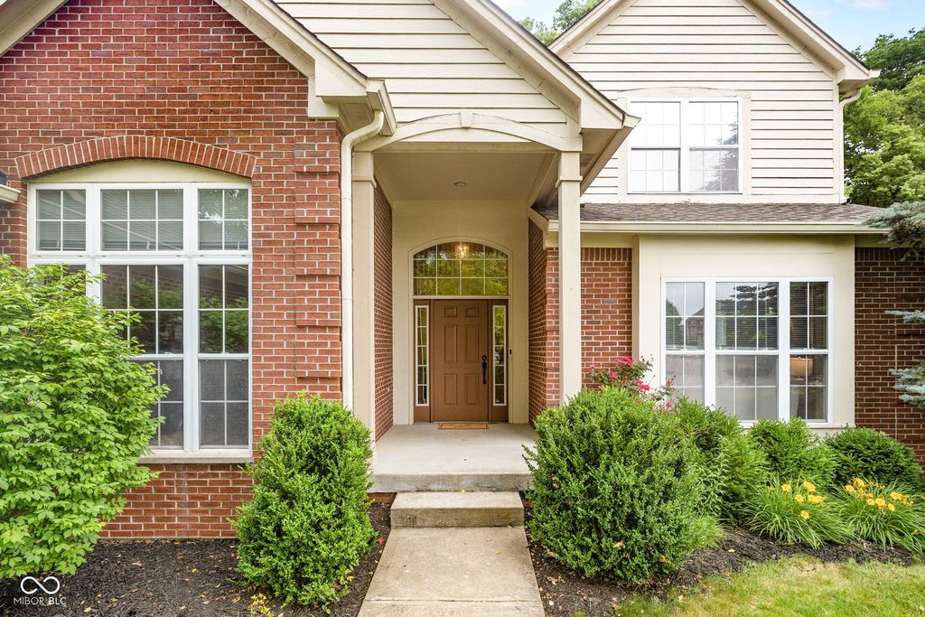 1268 Sullivans Ridge, Zionsville, IN 46077