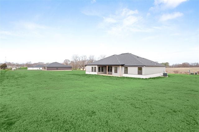 1215 John Renfroe Road, Pea Ridge, AR 72751