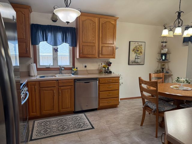 2822 Norway Pine Road, Rockford, IL 61109