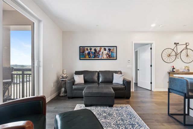 18 Artisan Dr Unit 308, Salem, NH 03079
