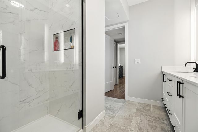 18 Artisan Dr Unit 308, Salem, NH 03079