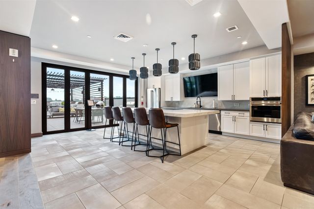 18 Artisan Dr Unit 308, Salem, NH 03079