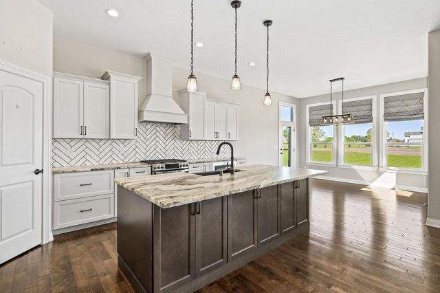 28516 Blue Crane COURT, Waterford, WI 53185