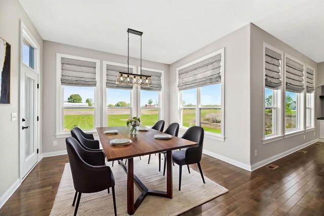 28516 Blue Crane COURT, Waterford, WI 53185