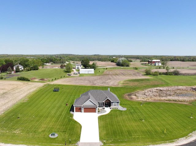 28516 Blue Crane COURT, Waterford, WI 53185