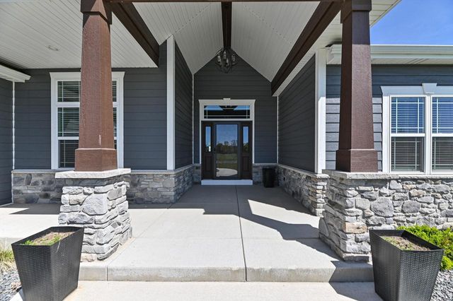 28516 Blue Crane COURT, Waterford, WI 53185