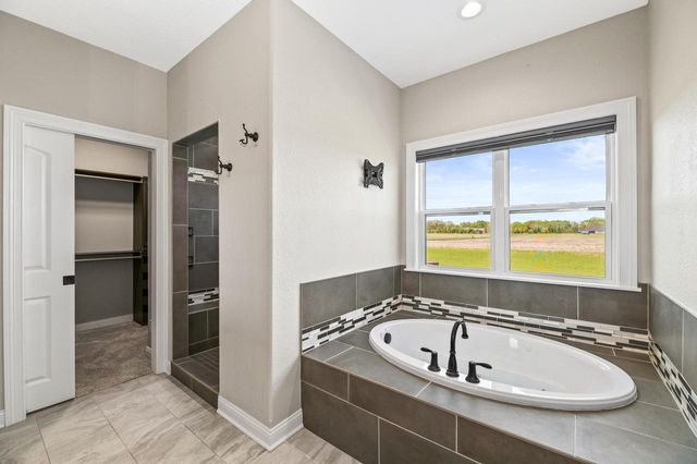 28516 Blue Crane COURT, Waterford, WI 53185