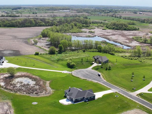 28516 Blue Crane COURT, Waterford, WI 53185