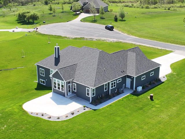 28516 Blue Crane COURT, Waterford, WI 53185