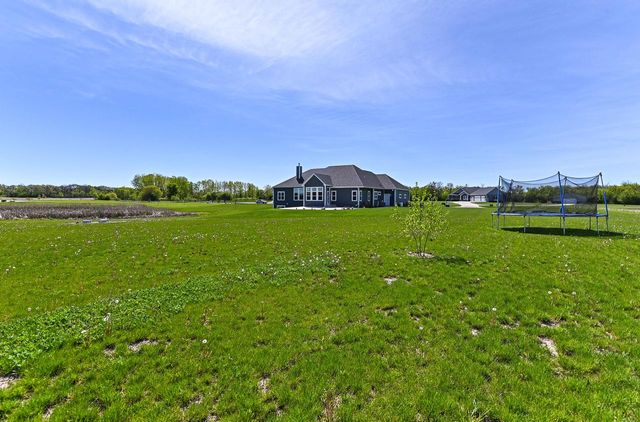 28516 Blue Crane COURT, Waterford, WI 53185