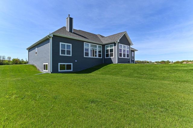 28516 Blue Crane COURT, Waterford, WI 53185