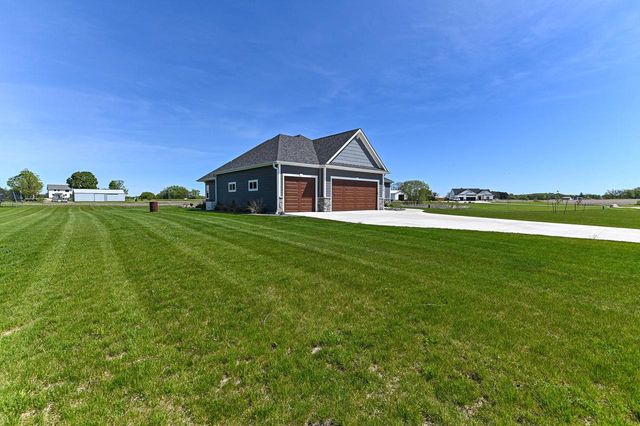 28516 Blue Crane COURT, Waterford, WI 53185