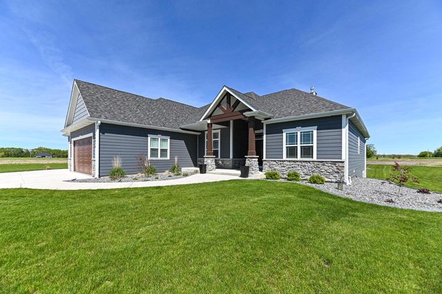 28516 Blue Crane COURT, Waterford, WI 53185