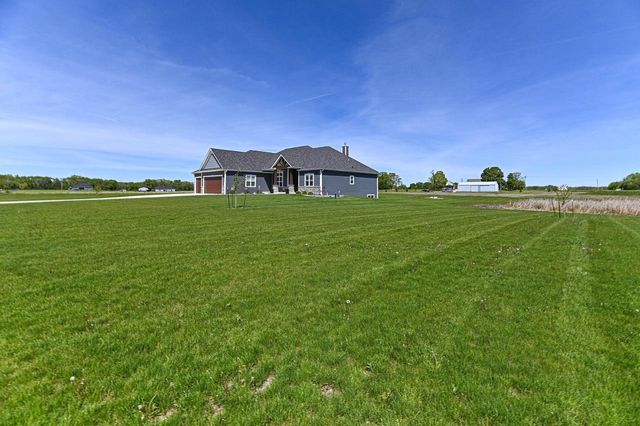 28516 Blue Crane COURT, Waterford, WI 53185