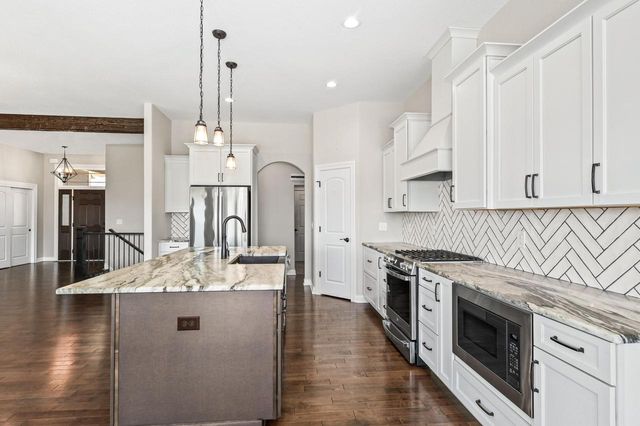 28516 Blue Crane COURT, Waterford, WI 53185