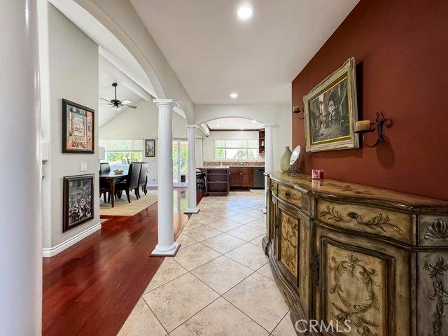 10700 Meadow Glen Way, Escondido, CA 92026