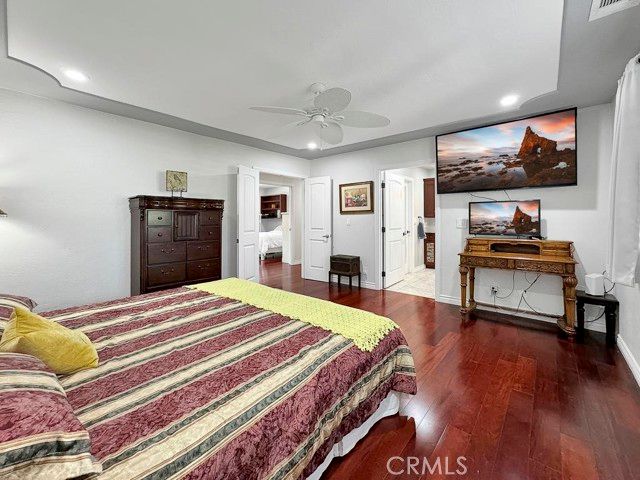 10700 Meadow Glen Way, Escondido, CA 92026