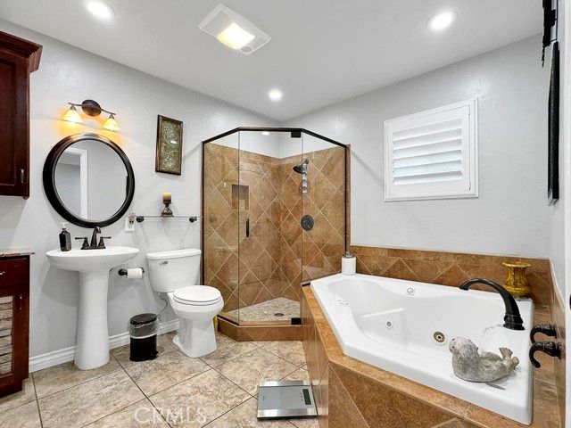 10700 Meadow Glen Way, Escondido, CA 92026