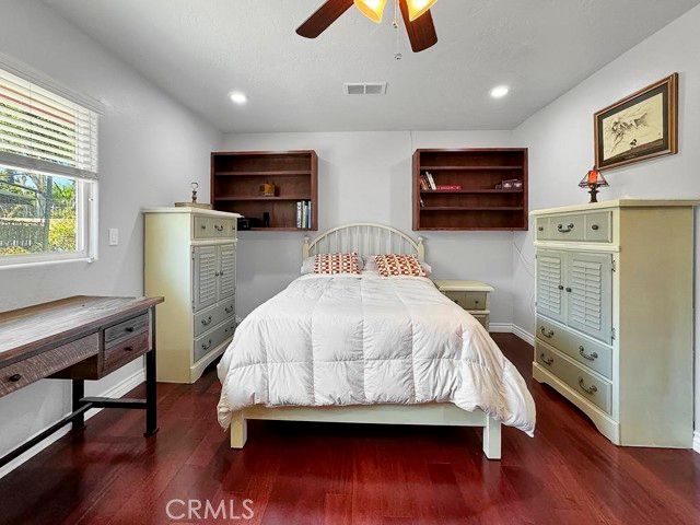 10700 Meadow Glen Way, Escondido, CA 92026