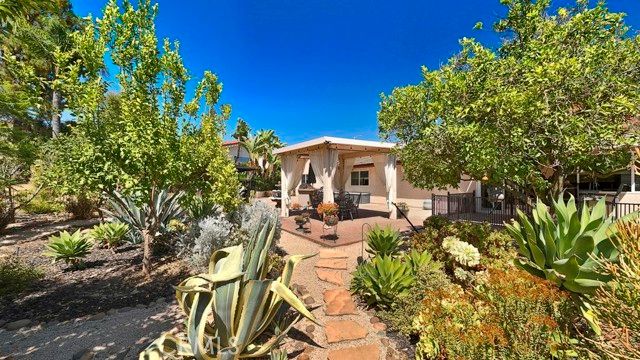 10700 Meadow Glen Way, Escondido, CA 92026