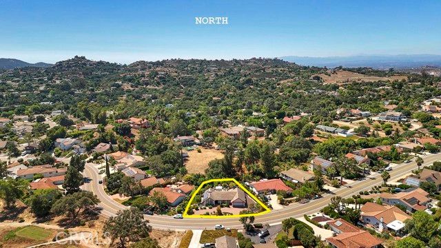 10700 Meadow Glen Way, Escondido, CA 92026