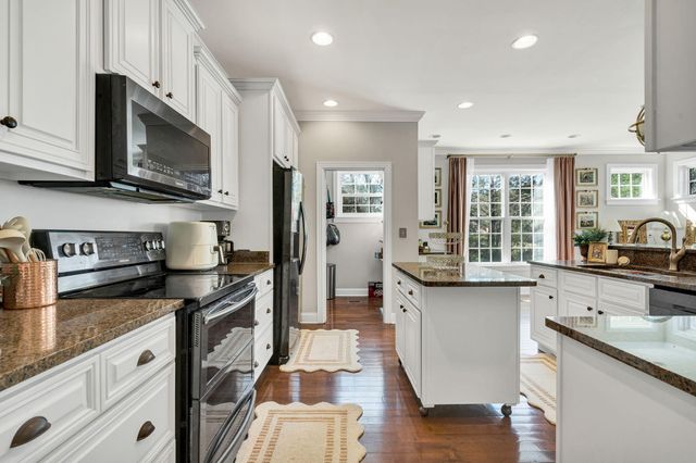 4037 Platinum Way, Ooltewah, TN 37363