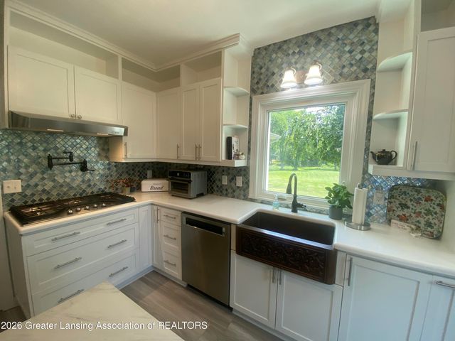 10810 Petrieville Highway, Eaton Rapids, MI 48827