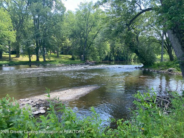 10810 Petrieville Highway, Eaton Rapids, MI 48827