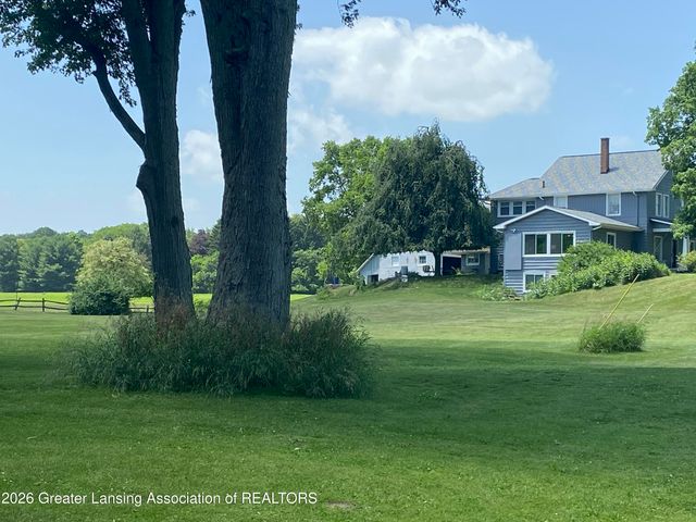 10810 Petrieville Highway, Eaton Rapids, MI 48827