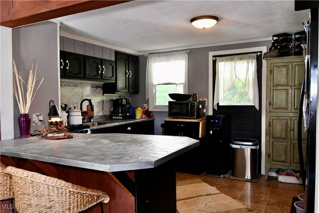 1511 Lake Front Drive, Salem, OH 44460