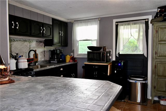 1511 Lake Front Drive, Salem, OH 44460