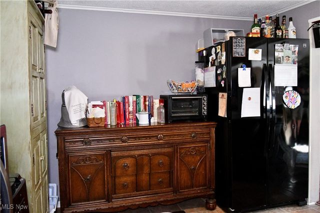 1511 Lake Front Drive, Salem, OH 44460