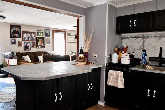 1511 Lake Front Drive, Salem, OH 44460