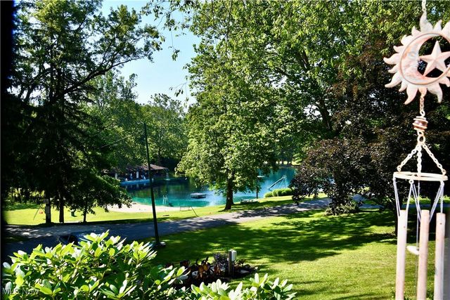 1511 Lake Front Drive, Salem, OH 44460