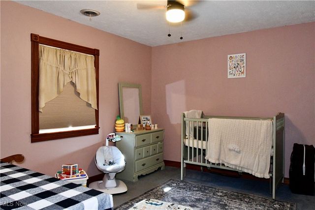 1511 Lake Front Drive, Salem, OH 44460