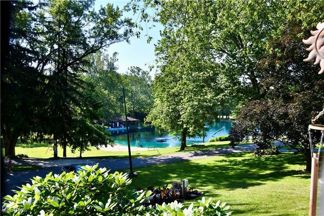 1511 Lake Front Drive, Salem, OH 44460