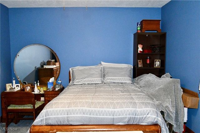 1511 Lake Front Drive, Salem, OH 44460