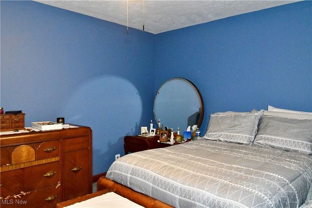 1511 Lake Front Drive, Salem, OH 44460