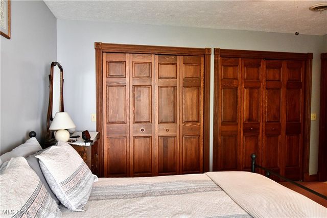 1511 Lake Front Drive, Salem, OH 44460