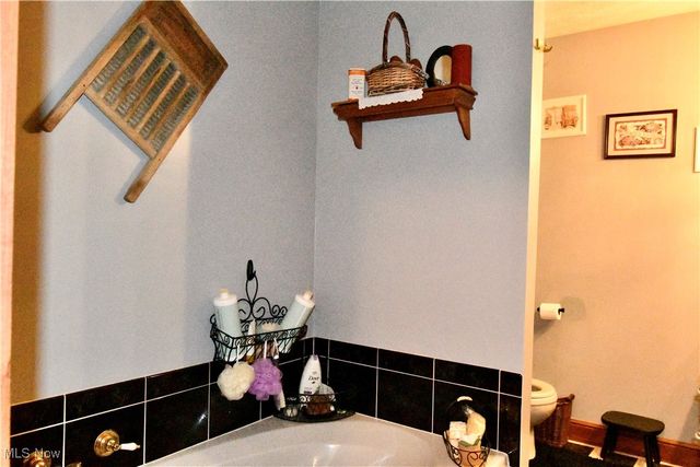 1511 Lake Front Drive, Salem, OH 44460