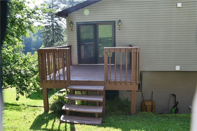 1511 Lake Front Drive, Salem, OH 44460