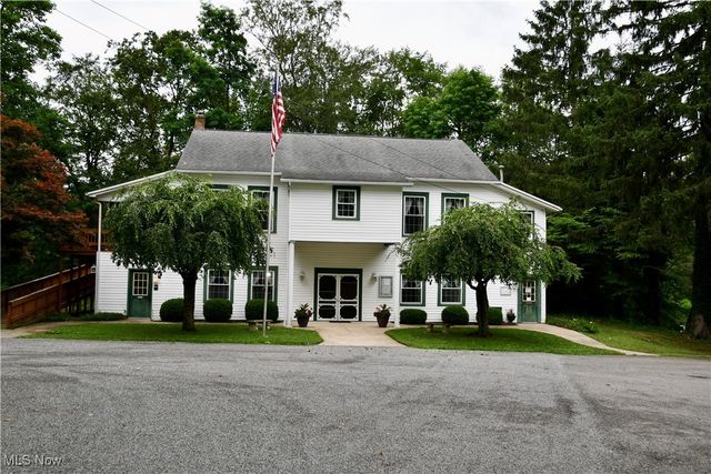 1511 Lake Front Drive, Salem, OH 44460