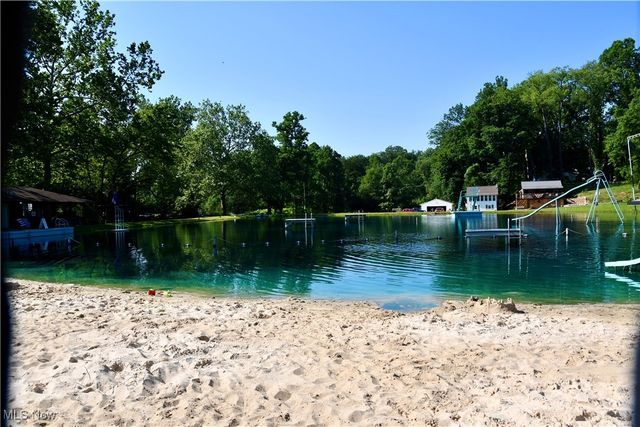 1511 Lake Front Drive, Salem, OH 44460