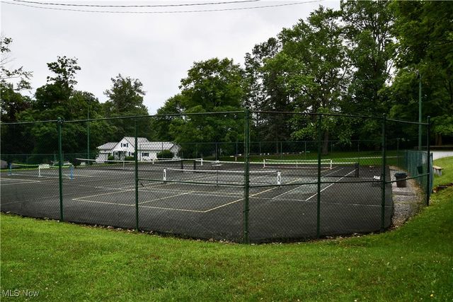 1511 Lake Front Drive, Salem, OH 44460