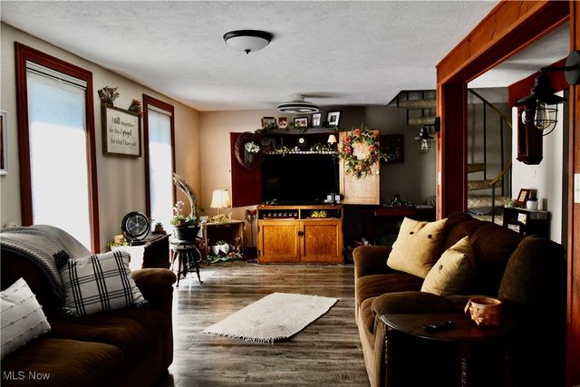 1511 Lake Front Drive, Salem, OH 44460