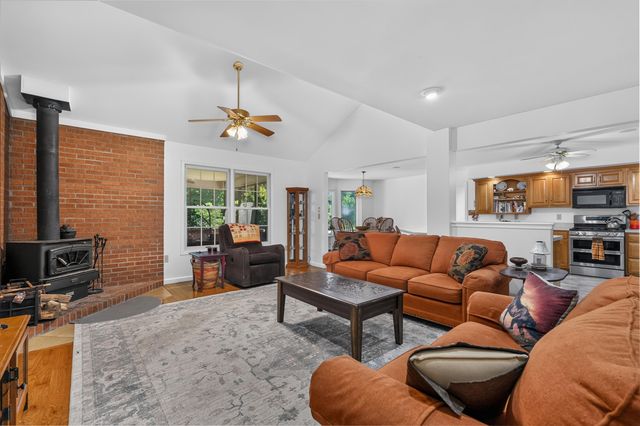 3942 Petersburg Road, Burlington, KY 41005