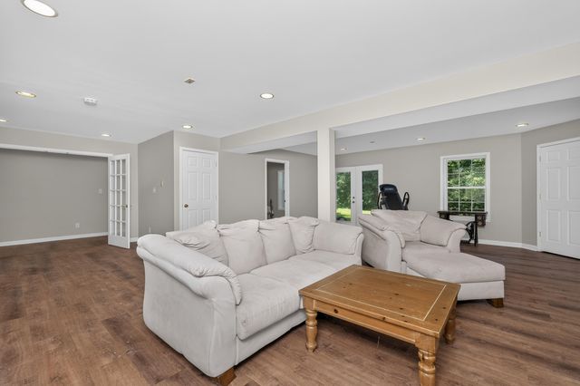 3942 Petersburg Road, Burlington, KY 41005