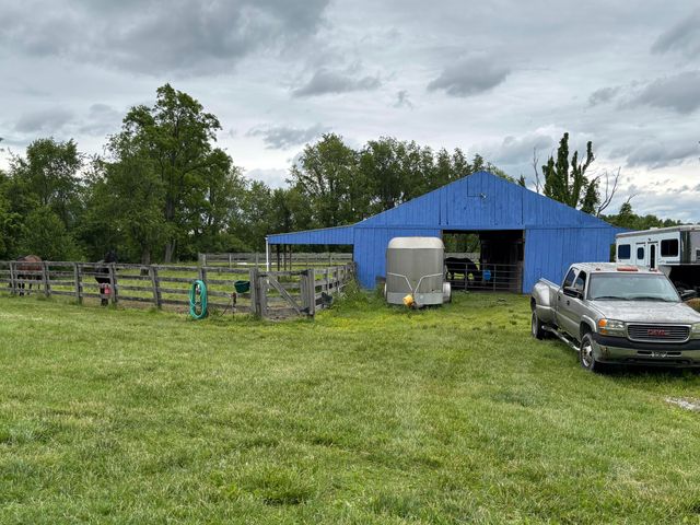 3942 Petersburg Road, Burlington, KY 41005
