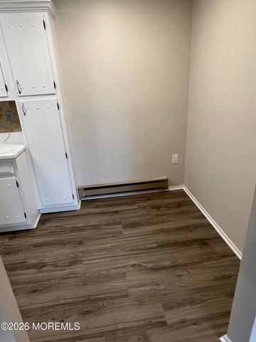 142 Cross Slope Court E, Manalapan, NJ 07726